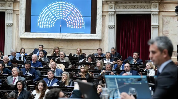 LOS GOBERNADORES INCLINARON LA BALANZA EN DIPUTADOS Y MILEI BLINDÓ EL VETO AL AUMENTO DE LAS JUBILACIONES